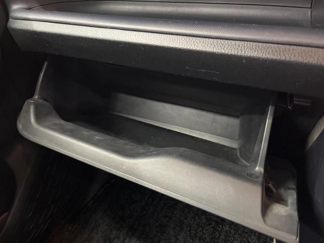 ヴォクシー ＺＳ　煌ＩＩ　禁煙車　純正９型ナビＴＶ　純正１２型後席モニター　両側電動ドア　バックカメラ　セーフティセンス　ＬＥＤヘッド　ＬＥＤフォグ　純正１６インチＡＷ　後席サンシェード　ＥＴＣ　前後個別再生　ＤＶＤ再生（50枚目）