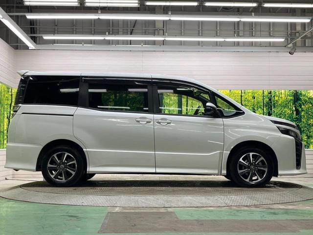 ヴォクシー ＺＳ　禁煙車　ＢＩＧ－Ｘ９型ナビＴＶ　フリップダウンモニター　両側電動ドア　バックカメラ　セーフティセンス　クルーズコントロール　ＬＥＤヘッド　純正１６インチＡＷ　デュアルオートエアコン　ＤＶＤ再生（55枚目）