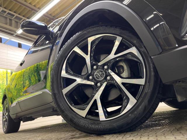 Ｃ－ＨＲ Ｇ　ＬＥＤヘッド　シーケンシャルターンランプ　禁煙車　ナビフルセグ　バックカメラ　セーフティセンス　レーダークルーズ　ブラインドスポットモニタ　クリアランスソナー　純正１８インチＡＷ　半革　シートヒーター（13枚目）