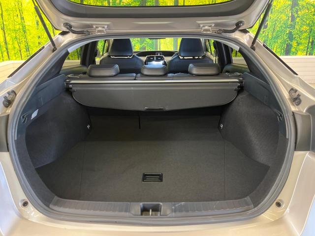 プリウス Ｓツーリングセレクション　禁煙車　純正９型ナビＴＶ　バックカメラ　セーフティセンス　レーダークルーズ　ＬＥＤヘッド　ＬＥＤフォグ　純正１７インチＡＷ　黒合皮レザーシート　シートヒーター　ＥＴＣ　Ｂｌｕｅｔｏｏｔｈ　ＤＶＤ再生（11枚目）