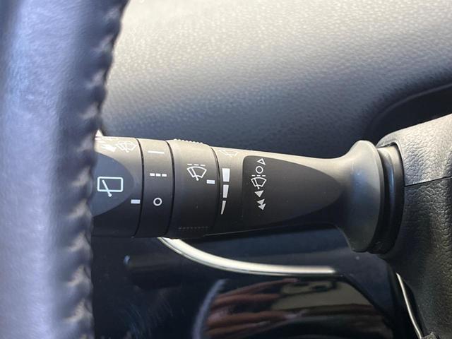 プリウス Ｓツーリングセレクション　禁煙車　純正９型ナビＴＶ　バックカメラ　セーフティセンス　レーダークルーズ　ＬＥＤヘッド　ＬＥＤフォグ　純正１７インチＡＷ　黒合皮レザーシート　シートヒーター　ＥＴＣ　Ｂｌｕｅｔｏｏｔｈ　ＤＶＤ再生（44枚目）