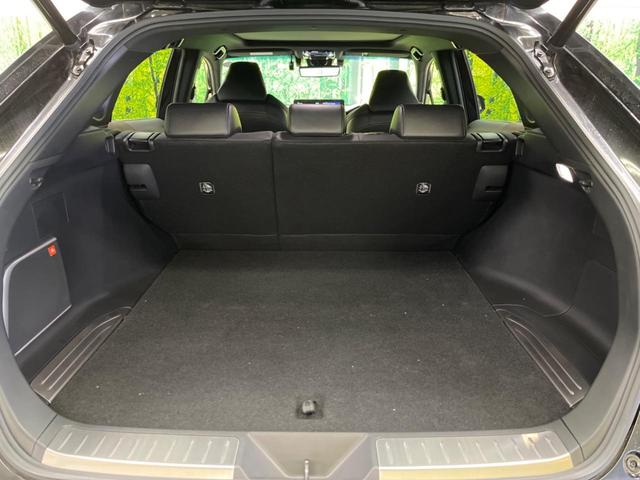 ハリアー Ｚ　レザーパッケージ　調光パノラマルーフ　禁煙車　メーカー１２．３型ナビＴＶ　ＪＢＬサウンド　パノラミックビューモニタ　ブラウン内装　セーフティセンス　デジタルインナーミラー　電動バックドア　シートベンチレーション（11枚目）