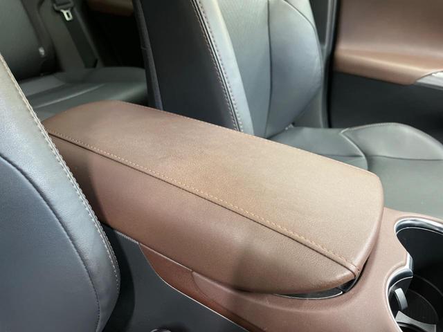 ハリアー Ｚ　レザーパッケージ　調光パノラマルーフ　禁煙車　メーカー１２．３型ナビＴＶ　ＪＢＬサウンド　パノラミックビューモニタ　ブラウン内装　セーフティセンス　デジタルインナーミラー　電動バックドア　シートベンチレーション（41枚目）