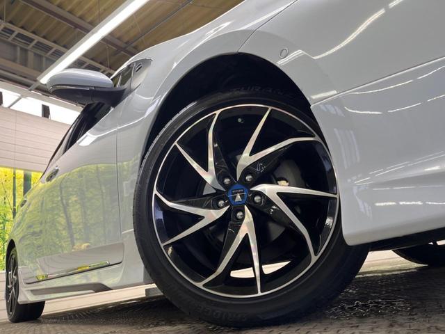 プリウス Ａツーリングセレクション　モデリスタエアロ　純正９型ナビＴＶ　パノラミックビューモニタ　セーフティセンス　ブラインドスポットモニタ　インテリジェントクリアランスソナー　モデリスタ１７インチＡＷ　パワーシート　シートヒーター（13枚目）