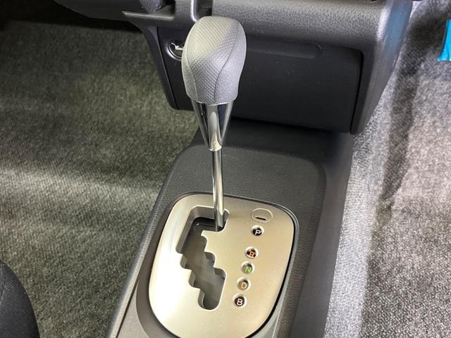 プロボックス ハイブリッドＦ　登録済未使用車　セーフティセンス　レーダークルーズ　レーントレースアシスト　パーキングサポートブレーキ　オートエアコン　キーレス　ＡＣ１００Ｖ電源　オートライト　オートマチックハイビーム（21枚目）