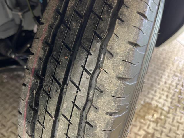 プロボックス ハイブリッドＦ　登録済未使用車　セーフティセンス　レーダークルーズ　レーントレースアシスト　パーキングサポートブレーキ　オートエアコン　キーレス　ＡＣ１００Ｖ電源　オートライト　オートマチックハイビーム（47枚目）