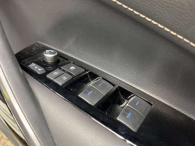 カローラツーリング ハイブリッド　ダブルバイビー　禁煙車　純正９型ナビ　バックカメラ　セーフティセンス　ブラインドスポットモニタ　シートヒーター　ステアリングヒーター　ＬＥＤデイライト　純正１７インチＡＷ　半革シート　ＡｐｐｌｅＣａｒＰｌａｙ　ＥＴＣ（48枚目）