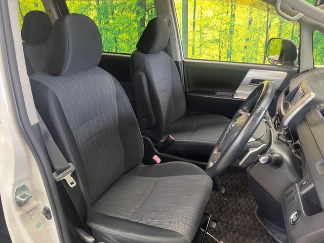 ヴォクシー ZS 煌 7人乗 禁煙車 ナビフルセグ フリップダウンモニター 両側電動ドア バックカメラ HIDヘッド 純正16インチAW スマートキー デュアルオートエアコン 革巻ステアリング 9スピーカー ETC(8枚目)