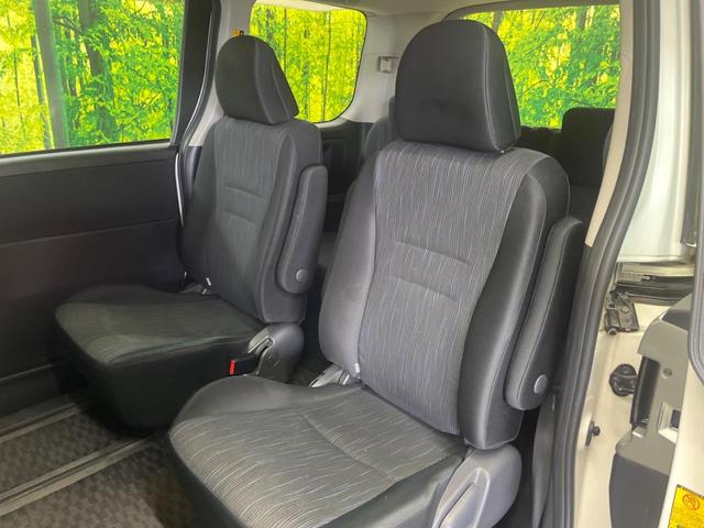 ヴォクシー ZS 煌 7人乗 禁煙車 ナビフルセグ フリップダウンモニター 両側電動ドア バックカメラ HIDヘッド 純正16インチAW スマートキー デュアルオートエアコン 革巻ステアリング 9スピーカー ETC(28枚目)