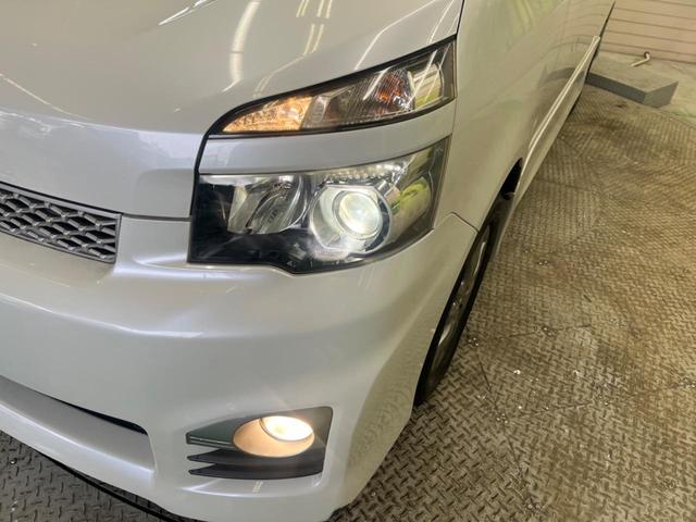 ヴォクシー ZS 煌 7人乗 禁煙車 ナビフルセグ フリップダウンモニター 両側電動ドア バックカメラ HIDヘッド 純正16インチAW スマートキー デュアルオートエアコン 革巻ステアリング 9スピーカー ETC(52枚目)