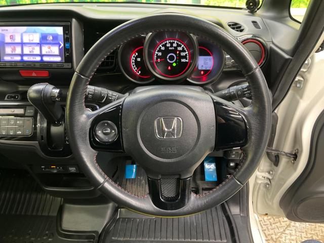 N-BOXカスタム 2トーンカラースタイル G・Lパッケージ 禁煙車 純正ナビフルセグ バックカメラ 両側電動ドア 衝突被害軽減システム ビルトインETC スマートキー HIDヘッド 純正14インチAW オートライト オートエアコン Bluetooth CD(11枚目)