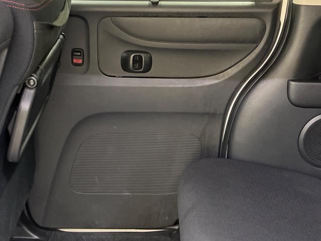 N-BOXカスタム 2トーンカラースタイル G・Lパッケージ 禁煙車 純正ナビフルセグ バックカメラ 両側電動ドア 衝突被害軽減システム ビルトインETC スマートキー HIDヘッド 純正14インチAW オートライト オートエアコン Bluetooth CD(43枚目)