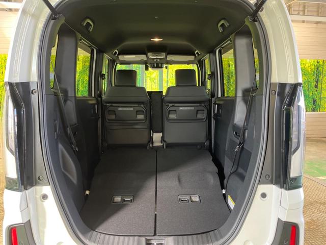 ���i�̂���������ʋ΁A���}���ɏ\���ȉ׎��X�y�[�X���m�ۂ��Ă���܂��B�Z�J���h�V�[�g��|���ƁA�傫�ȉו��̐ύڂ��\�ł���