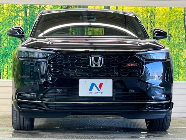 ヴェゼル ｅ：ＨＥＶ　ＲＳ　登録済未使用車　レーダークルーズ　純正９型ナビＴＶ　全周囲カメラ　衝突被害軽減　ブラインドスポットモニター　ハンズフリーパワーバックドア　ＬＥＤヘッド　オートハイビーム　シートヒーター　置くだけ充電（14枚目）