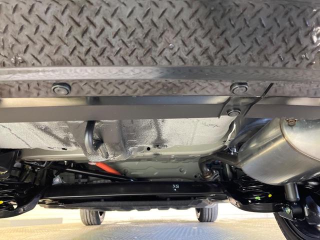 ヴェゼル ｅ：ＨＥＶ　ＲＳ　登録済未使用車　レーダークルーズ　純正９型ナビＴＶ　全周囲カメラ　衝突被害軽減　ブラインドスポットモニター　ハンズフリーパワーバックドア　ＬＥＤヘッド　オートハイビーム　シートヒーター　置くだけ充電（19枚目）