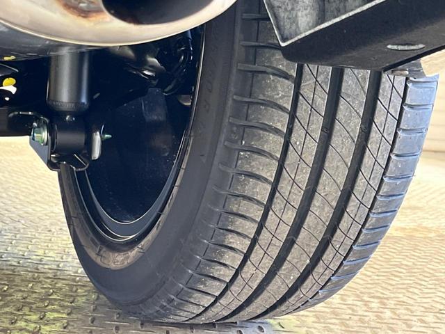 ヴェゼル ｅ：ＨＥＶ　ＲＳ　登録済未使用車　レーダークルーズ　純正９型ナビＴＶ　全周囲カメラ　衝突被害軽減　ブラインドスポットモニター　ハンズフリーパワーバックドア　ＬＥＤヘッド　オートハイビーム　シートヒーター　置くだけ充電（21枚目）