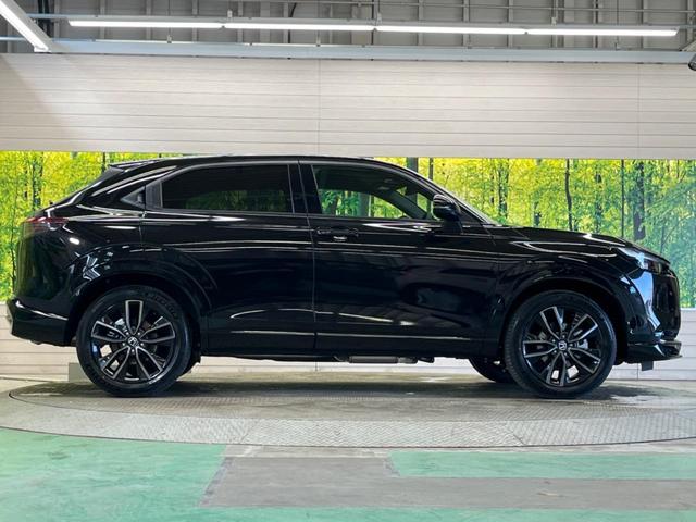 ヴェゼル ｅ：ＨＥＶ　ＲＳ　登録済未使用車　レーダークルーズ　純正９型ナビＴＶ　全周囲カメラ　衝突被害軽減　ブラインドスポットモニター　ハンズフリーパワーバックドア　ＬＥＤヘッド　オートハイビーム　シートヒーター　置くだけ充電（25枚目）