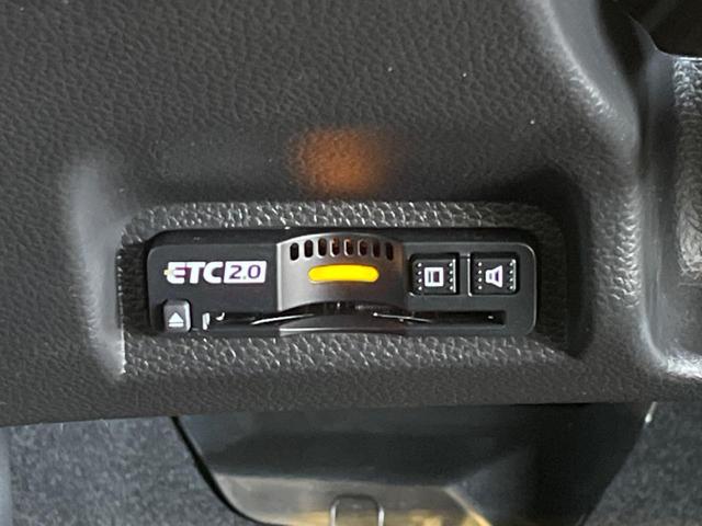 ヴェゼル ｅ：ＨＥＶ　ＲＳ　登録済未使用車　レーダークルーズ　純正９型ナビＴＶ　全周囲カメラ　衝突被害軽減　ブラインドスポットモニター　ハンズフリーパワーバックドア　ＬＥＤヘッド　オートハイビーム　シートヒーター　置くだけ充電（46枚目）