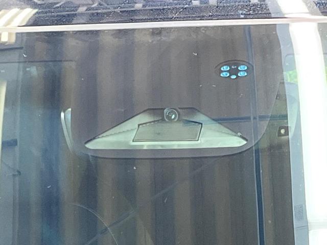 ヴェゼル ｅ：ＨＥＶ　ＲＳ　登録済未使用車　レーダークルーズ　純正９型ナビＴＶ　全周囲カメラ　衝突被害軽減　ブラインドスポットモニター　ハンズフリーパワーバックドア　ＬＥＤヘッド　オートハイビーム　シートヒーター　置くだけ充電（60枚目）