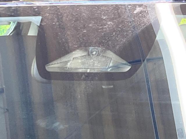 �y�z���_�Z���V���O�z���s���ɑO���̎ԗ�����F�����A�Փ˂������Ȏ��͌x��ƃu���[�L�ŏՓˉ���Ɣ�Q�y�����A�V�X�g�B�����S�Ƀh���C�u�����y���݂��������܂��B