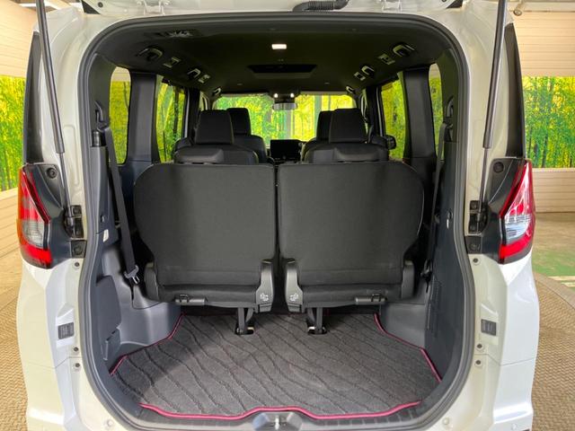 ���i�̂���������ʋ΁A���}���ɏ\���ȉ׎��X�y�[�X���m�ۂ��Ă���܂��B�Z�J���h�V�[�g��|���ƁA�傫�ȉו��̐ύڂ��\�ł���