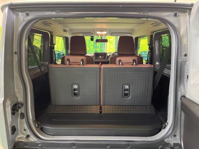 ���i�̂���������ʋ΁A���}���ɏ\���ȉ׎��X�y�[�X���m�ۂ��Ă���܂��B�Z�J���h�V�[�g��|���ƁA�傫�ȉו��̐ύڂ��\�ł���