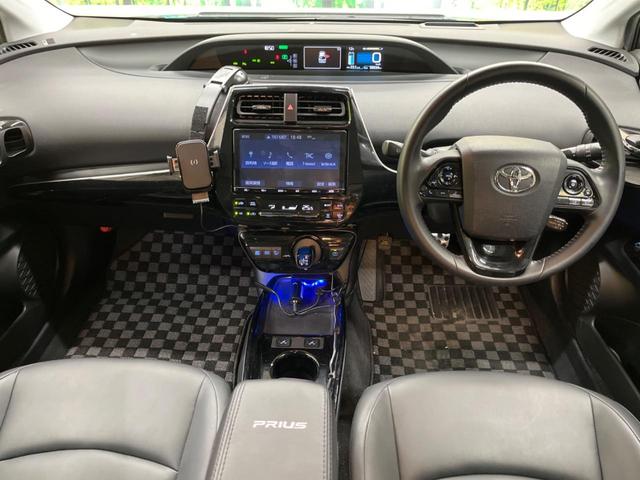 プリウス Ａツーリングセレクション　禁煙車　純正９型ナビＴＶ　バックカメラ　セーフティセンス　ブラインドスポットモニタ　インテリジェントクリアランスソナー　ヘッドアップディスプレイ　パワーシート　シートヒーター　ＥＴＣ（2枚目）