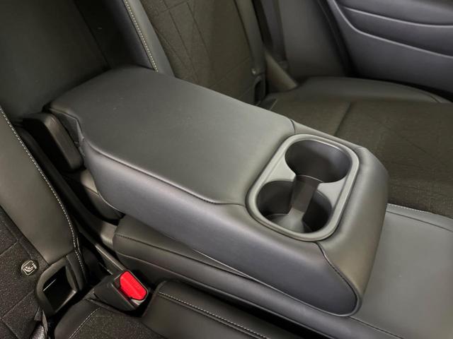 ヴェゼル ｅ：ＨＥＶ　Ｚ　禁煙車　９型ナビＴＶ　バックカメラ　ホンダセンシング　渋滞追従アダプティブクルーズ　ブラインドスポットインフォメーション　純正１８インチＡＷ　半革　シートヒーター　ハンズフリー電動バックドア　ＥＴＣ（33枚目）