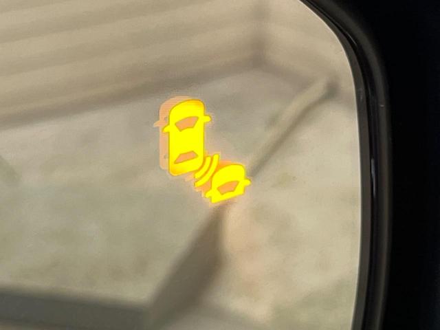 ヴェゼル ｅ：ＨＥＶ　Ｚ　禁煙車　純正８型ディスプレイ　バックカメラ　ホンダセンシング　渋滞追従アダプティブクルーズ　純正１８インチＡＷ　半革シート　シートヒーター　ハンズフリー電動バックドア　ＡｐｐｌｅＣａｒＰｌａｙ　ＥＴＣ（6枚目）