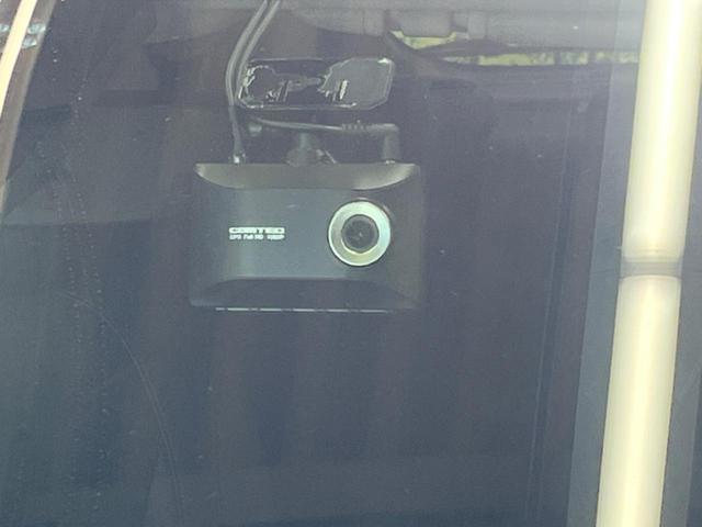 ヴェゼル ｅ：ＨＥＶ　Ｚ　禁煙車　純正８型ディスプレイ　バックカメラ　ホンダセンシング　渋滞追従アダプティブクルーズ　純正１８インチＡＷ　半革シート　シートヒーター　ハンズフリー電動バックドア　ＡｐｐｌｅＣａｒＰｌａｙ　ＥＴＣ（28枚目）