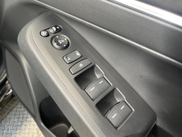 ヴェゼル ｅ：ＨＥＶ　Ｚ　禁煙車　純正８型ディスプレイ　バックカメラ　ホンダセンシング　渋滞追従アダプティブクルーズ　純正１８インチＡＷ　半革シート　シートヒーター　ハンズフリー電動バックドア　ＡｐｐｌｅＣａｒＰｌａｙ　ＥＴＣ（47枚目）