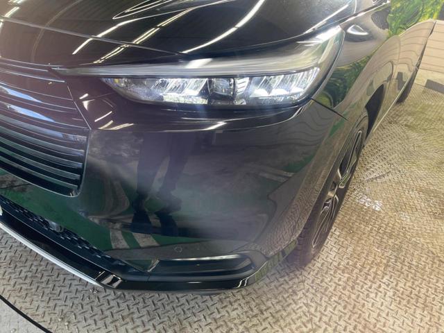 ヴェゼル ｅ：ＨＥＶ　Ｚ　禁煙車　純正８型ディスプレイ　バックカメラ　ホンダセンシング　渋滞追従アダプティブクルーズ　純正１８インチＡＷ　半革シート　シートヒーター　ハンズフリー電動バックドア　ＡｐｐｌｅＣａｒＰｌａｙ　ＥＴＣ（53枚目）