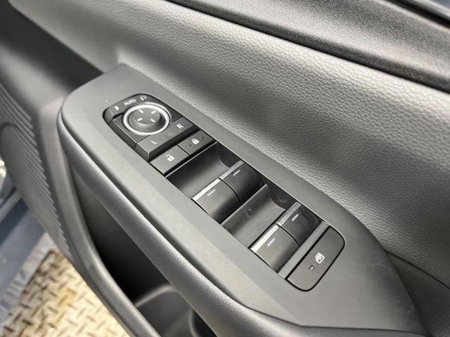 プリウス Z 禁煙車 純正12.3型ディスプレイTV パノラミックビューモニタ セーフティセンス ブラインドスポットモニタ 電動バックドア パワーシート ポジションメモリ シートベンチレーション ETC2.0(50枚目)