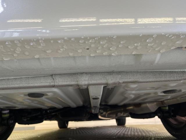 ヴォクシー ハイブリッドＳ－Ｚ　快適利便ＰＫＧ　禁煙車　純正１０．５型ナビＴＶ　純正１４型後席モニター　三眼ＬＥＤ　パノラミックビューモニタ　ブラインドスポットモニタ　前中列シートヒーター　電動バックドア　後席オットマン　ＤＶＤ再生（18枚目）