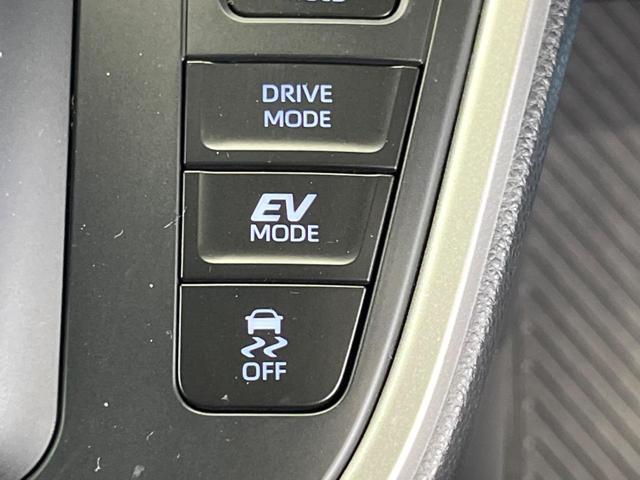 ヴォクシー ハイブリッドＳ－Ｚ　快適利便ＰＫＧ　禁煙車　純正１０．５型ナビＴＶ　純正１４型後席モニター　三眼ＬＥＤ　パノラミックビューモニタ　ブラインドスポットモニタ　前中列シートヒーター　電動バックドア　後席オットマン　ＤＶＤ再生（32枚目）