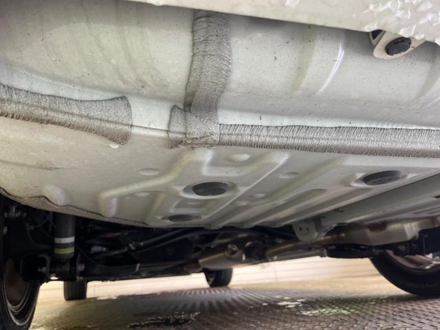 ヴォクシー ハイブリッドＳ－Ｚ　快適利便ＰＫＧ　禁煙車　純正１０．５型ナビＴＶ　純正１４型後席モニター　三眼ＬＥＤ　パノラミックビューモニタ　ブラインドスポットモニタ　前中列シートヒーター　電動バックドア　後席オットマン　ＤＶＤ再生（62枚目）