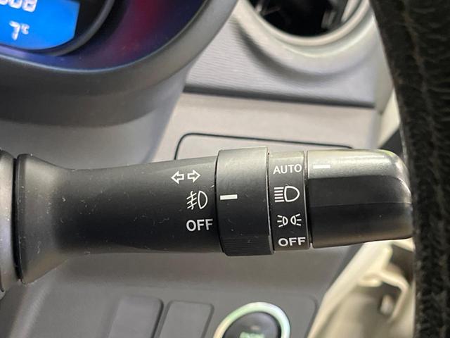 ムーヴ カスタム RS ターボ 禁煙車 純正ナビフルセグ LEDヘッド 純正15インチAW スマートキー Bluetooth 純正MOMOステアリング オートライト オートエアコン DVD再生(6枚目)