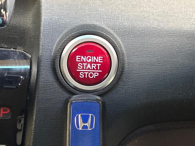 �y�g���������X�}�[�g�L�[�z�J�o����|�P�b�g�ɓ��ꂽ�܂܂ł��h�A�̎{���E�������\�ȃX�}�[�g�L�[�𑕔��B�G���W���̃I���E�I�t�����J�M�����o���K�v����������Ƃ��Ă��֗��ł���