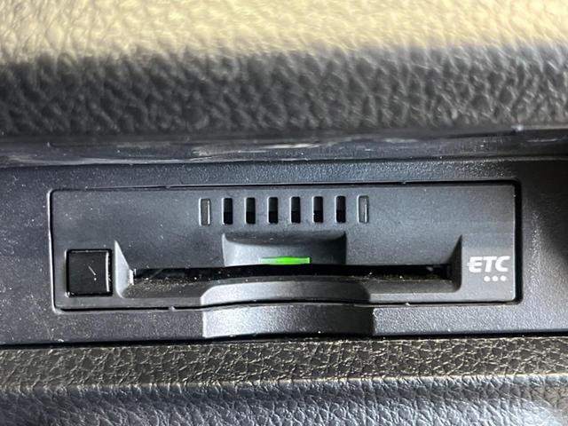 ヴォクシー ZS 煌III 禁煙車 純正9型ナビTV 純正12型後席モニター 両側電動ドア バックカメラ セーフティセンス インテリジェントクリアランスソナー クルーズコントロール 半革シート 後席オートエアコン ETC(8枚目)