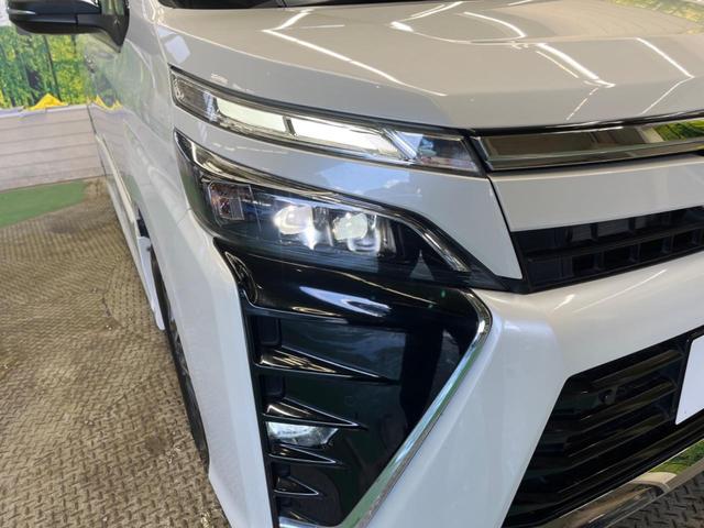 ヴォクシー ZS 煌III 禁煙車 純正9型ナビTV 純正12型後席モニター 両側電動ドア バックカメラ セーフティセンス インテリジェントクリアランスソナー クルーズコントロール 半革シート 後席オートエアコン ETC(13枚目)