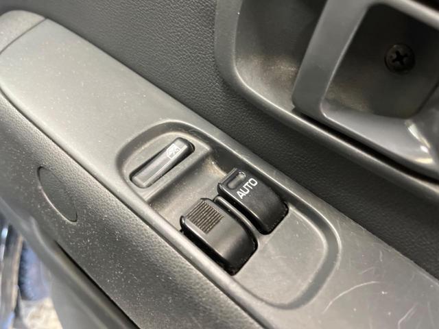 ピクシスバン デラックス ハイルーフ 禁煙車 ナビTV ETC キーレス エアコン パワステ パワーウィンドウ オーバーヘッドシェルフ プライバシーガラス DVD再生(35枚目)