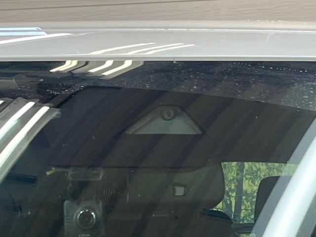 �y�X�}�[�g�u���[�L�T�|�[�g�z���s���ɑO���̎ԗ�����F�����A�Փ˂������Ȏ��͌x��ƃu���[�L�ŏՓˉ���Ɣ�Q�y�����A�V�X�g�B�����S�Ƀh���C�u�����y���݂��������܂��B