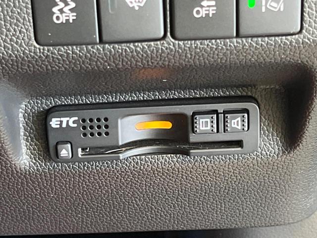 フリード＋ハイブリッド ハイブリッドＥＸ　禁煙車　純正９型ナビＴＶ　両側電動ドア　バックカメラ　ホンダセンシング　アダプティブクルーズ　ＬＥＤヘッド　純正１５インチＡＷ　半革シート　シートヒーター　革巻ステアリング　ＥＴＣ　ＤＶＤ再生（26枚目）