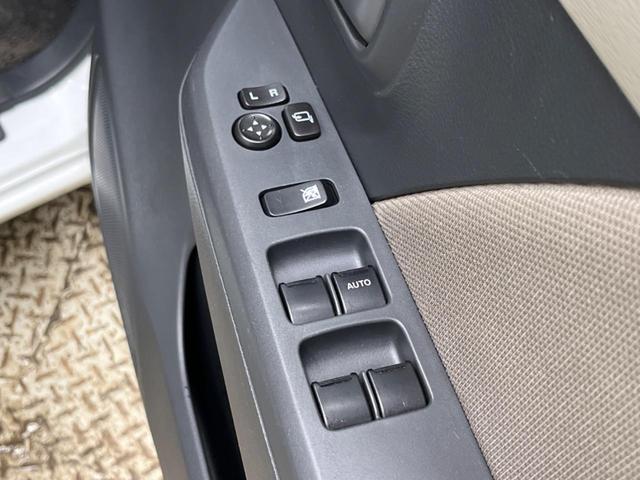 �y�d���i�[�~���[�z�T�C�h�~���[�͓d���i�[���ƂȂ��Ă���A�������ԏ�ł��L�Y�������X�N��}�����܂��B