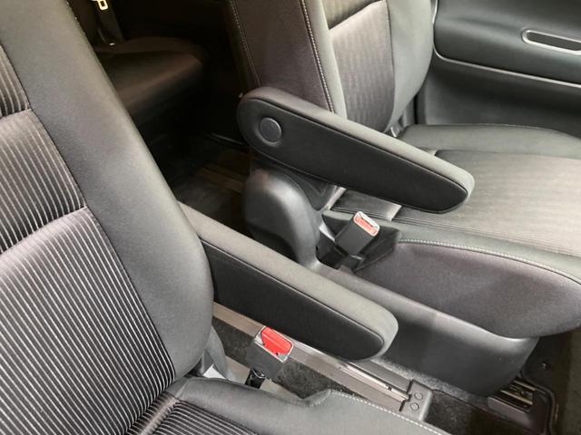 セレナ ハイウェイスター VセレクションII セーフティパックB 禁煙車 純正9型ナビTV 純正11型後席モニター アラウンドビューモニタ 両側ハンズフリー電動ドア プロパイロット 電動パーキングブレーキ 後席オートエアコン ブルーレイ再生(37枚目)