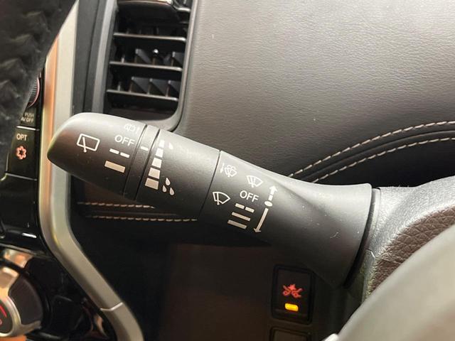 セレナ ハイウェイスター VセレクションII セーフティパックB 禁煙車 純正9型ナビTV 純正11型後席モニター アラウンドビューモニタ 両側ハンズフリー電動ドア プロパイロット 電動パーキングブレーキ 後席オートエアコン ブルーレイ再生(53枚目)