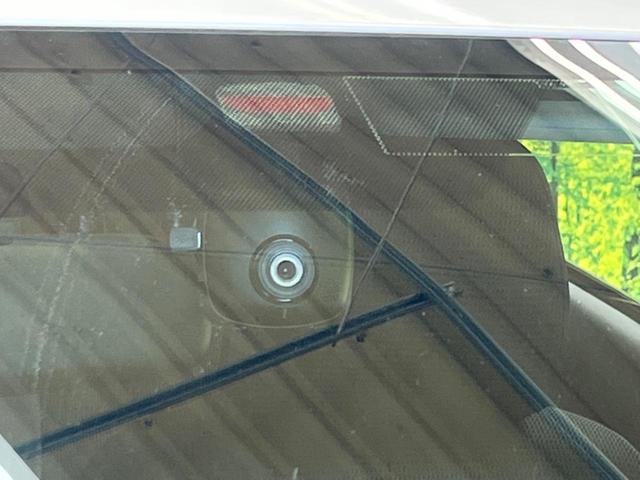 プリウスアルファ Ｓツーリングセレクション　禁煙車　純正ナビフルセグ　バックカメラ　ＬＥＤヘッド　純正１７インチＡＷ　スマートキー　オートエアコン　ＥＴＣ　Ｂｌｕｅｔｏｏｔｈ　ＬＥＤフォグ　革巻ステアリング　６スピーカー　ＤＶＤ再生（5枚目）