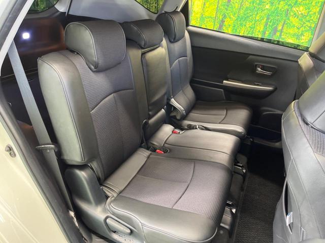 プリウスアルファ Ｓツーリングセレクション　禁煙車　純正ナビフルセグ　バックカメラ　ＬＥＤヘッド　純正１７インチＡＷ　スマートキー　オートエアコン　ＥＴＣ　Ｂｌｕｅｔｏｏｔｈ　ＬＥＤフォグ　革巻ステアリング　６スピーカー　ＤＶＤ再生（9枚目）