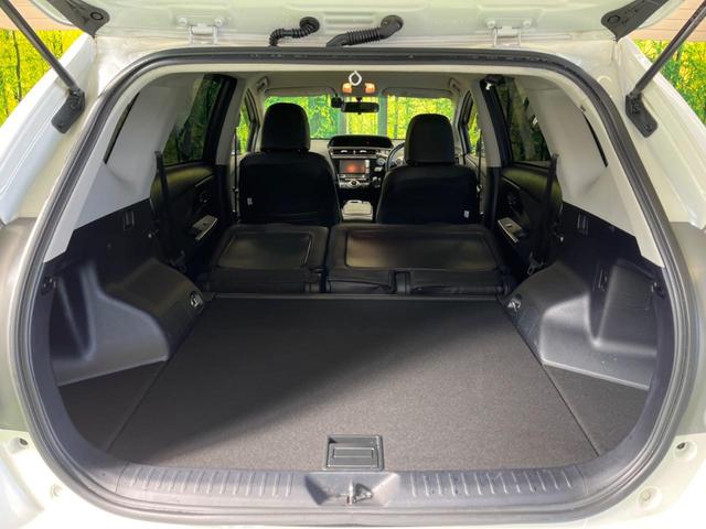 プリウスアルファ Ｓツーリングセレクション　禁煙車　純正ナビフルセグ　バックカメラ　ＬＥＤヘッド　純正１７インチＡＷ　スマートキー　オートエアコン　ＥＴＣ　Ｂｌｕｅｔｏｏｔｈ　ＬＥＤフォグ　革巻ステアリング　６スピーカー　ＤＶＤ再生（10枚目）