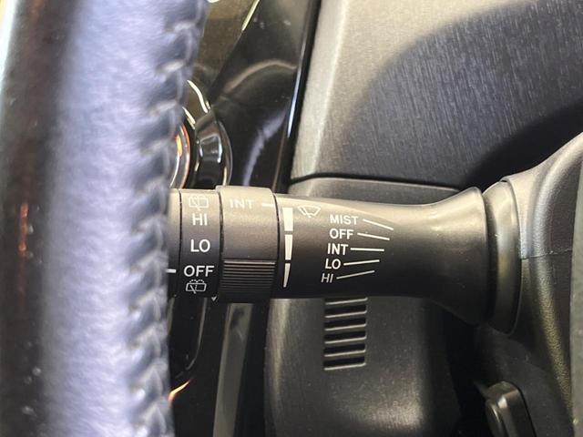 プリウスアルファ Ｓツーリングセレクション　禁煙車　純正ナビフルセグ　バックカメラ　ＬＥＤヘッド　純正１７インチＡＷ　スマートキー　オートエアコン　ＥＴＣ　Ｂｌｕｅｔｏｏｔｈ　ＬＥＤフォグ　革巻ステアリング　６スピーカー　ＤＶＤ再生（24枚目）